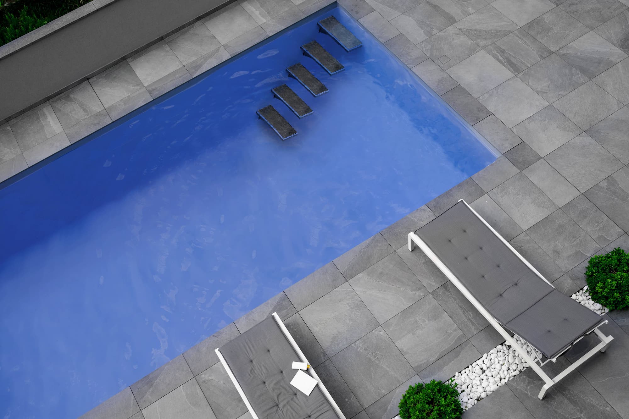 PISCINE A COQUE BLEUE