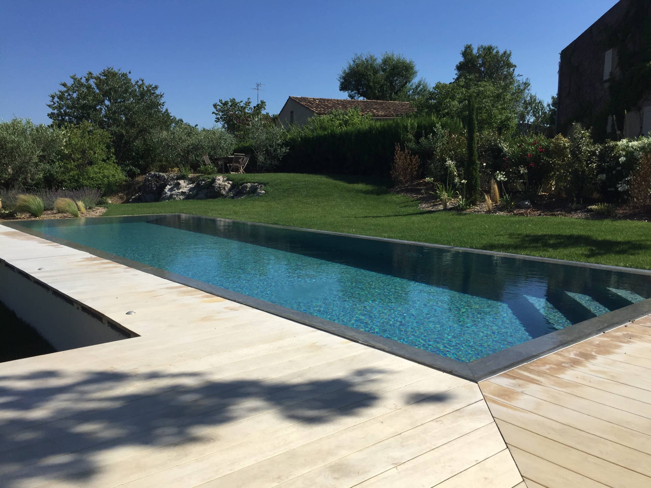 COMMENT ENTRETENIR MA PISCINE COQUE ?